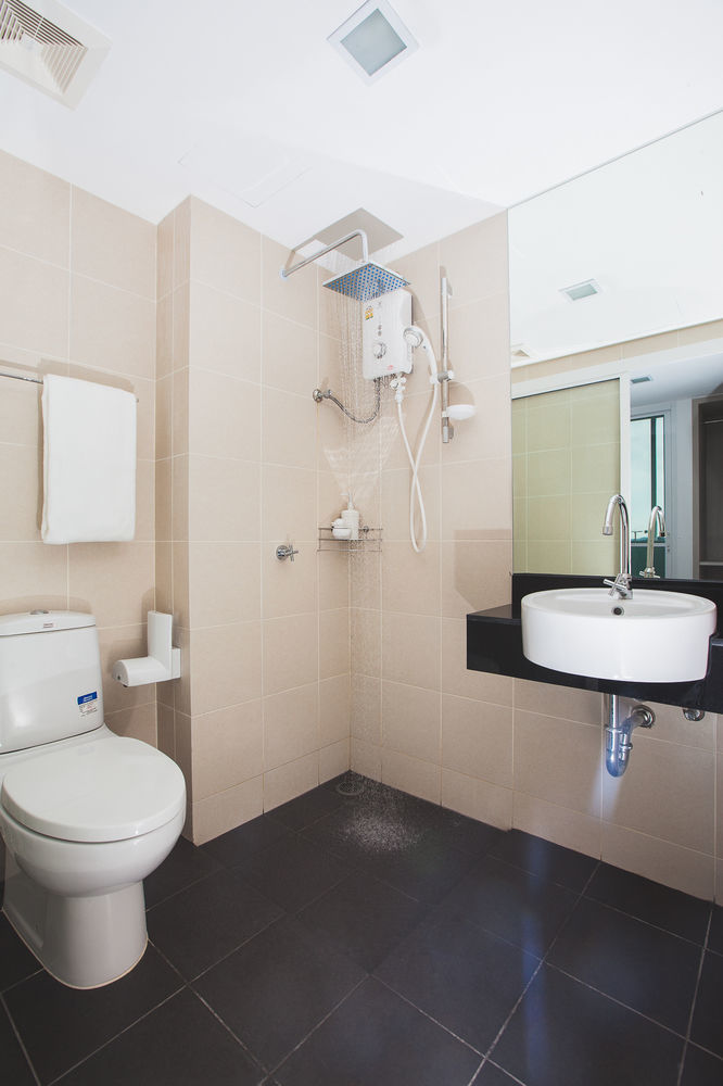 The Wide Condotel - Phuket Zewnętrze zdjęcie
